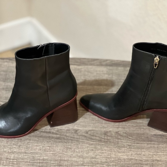 dolce vita Terrie Bootie- Black - Picture 2 of 6